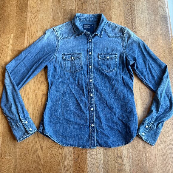 American Eagle Outfitters Tops - American Eagle Denim Pearl Snap Button Up Ombre Size Small